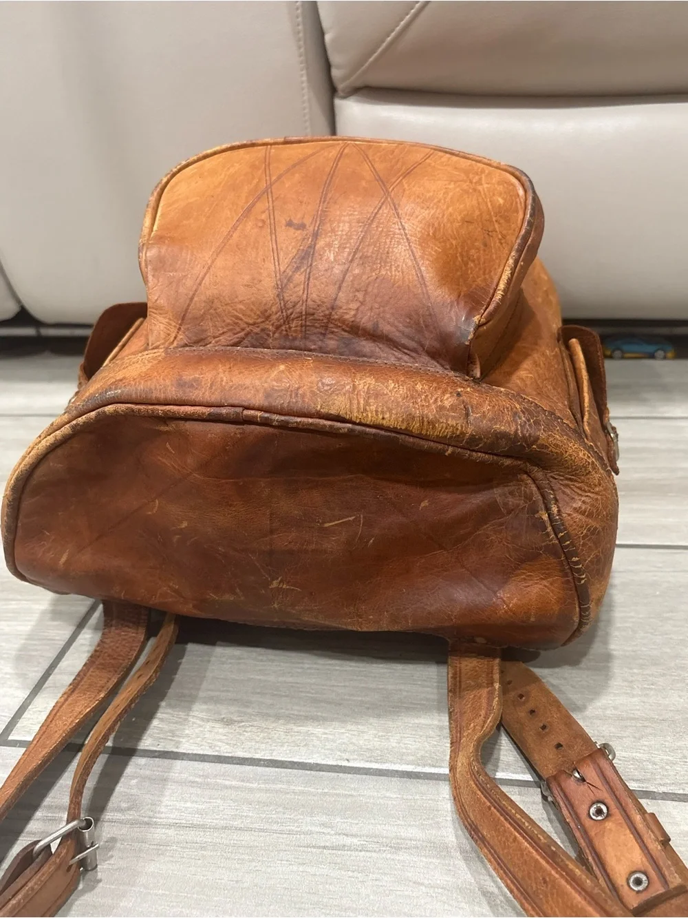 Vintage Brown Leather Men's Backpack - Classic Casual Carry